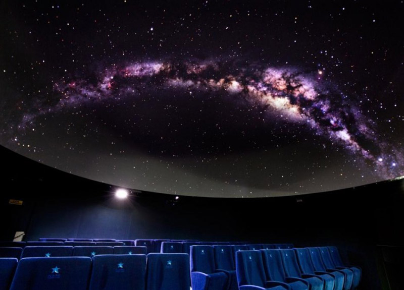 Découvrez le planetarium du Pic du Midi