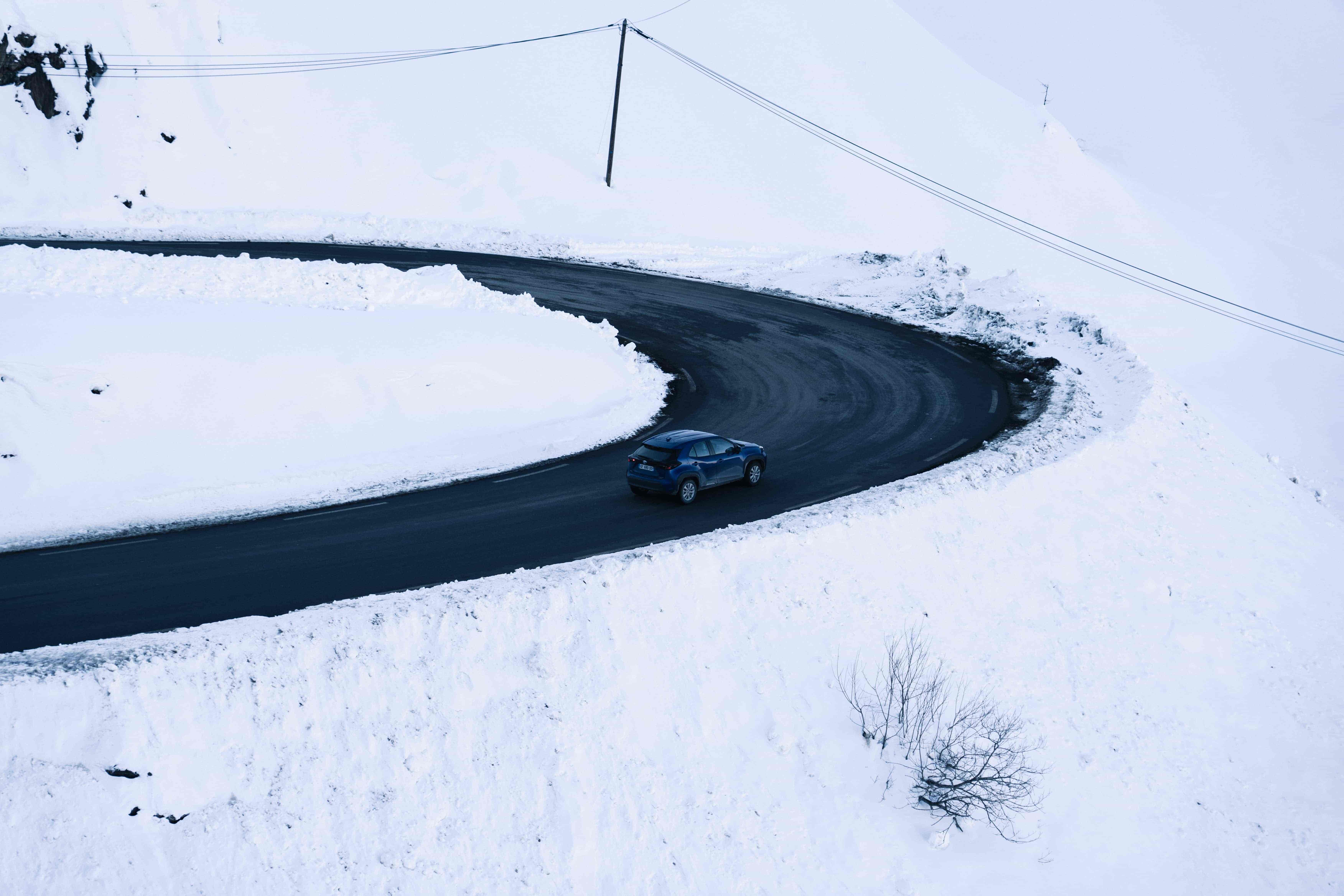 Pneus neige/hiver : quand les utiliser, quelle utilité sur route enneigée?  - Envie de Queyras