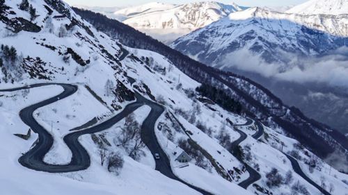 voiture-neige-route-ski