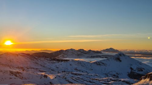 coucher-soleile-montagne-neige