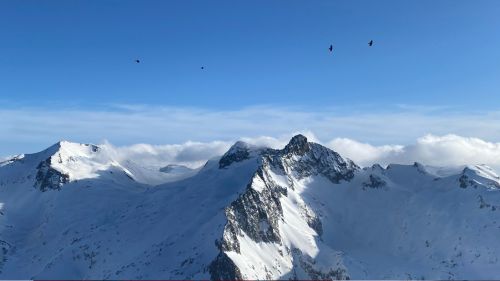 massif-neouvielle-hiver