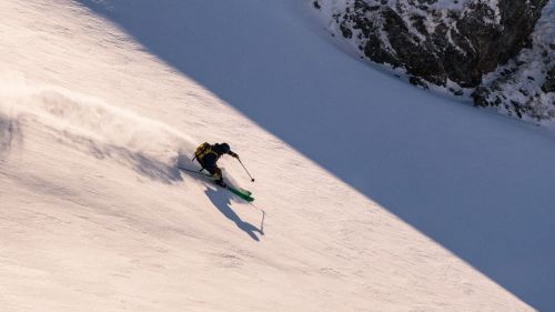 skieur-freeride-pic-midi