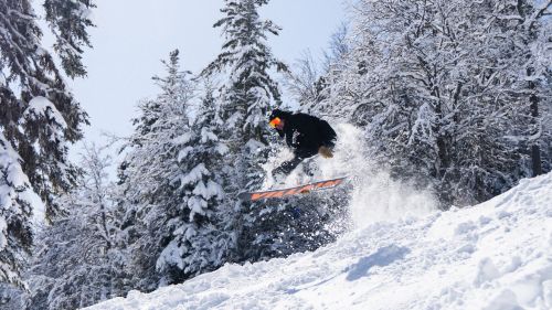 snowboardeur-neige-fraiche