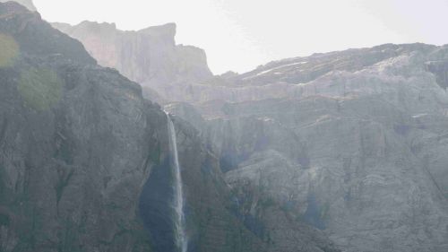 cascade-pyrenees