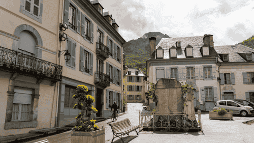 village de Luz Saint Sauveur dans les Pyrénées