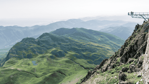 Panorama depuis le Pic du Midi dans les Pyrénées