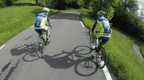 Cyclistes en plein ascension du Col du Soulor
