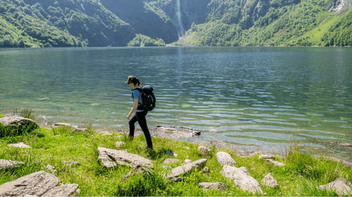 Randonnée au bord du Lac d’Oô