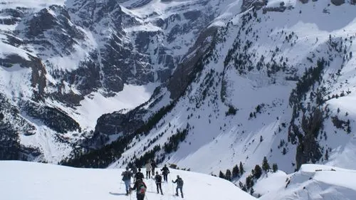 belle-randonnee-pyrenees-hiver