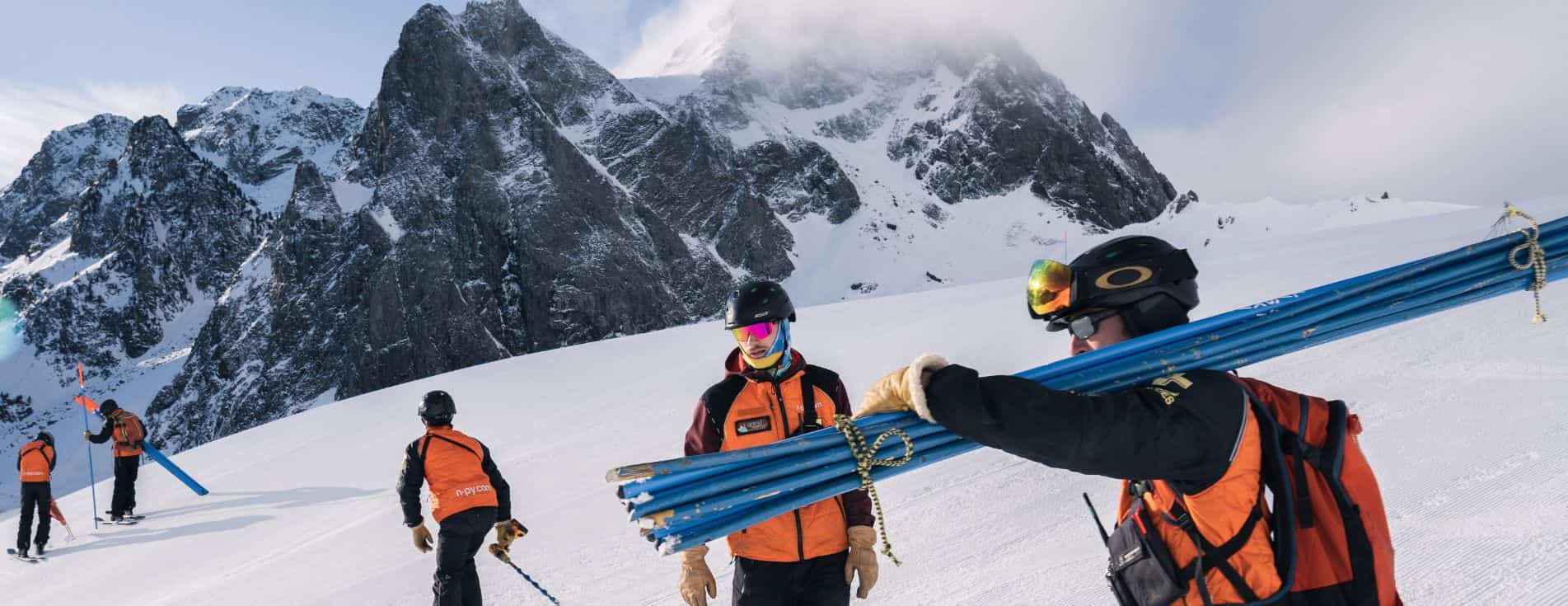 pisteurs-balisages-pistes-ski