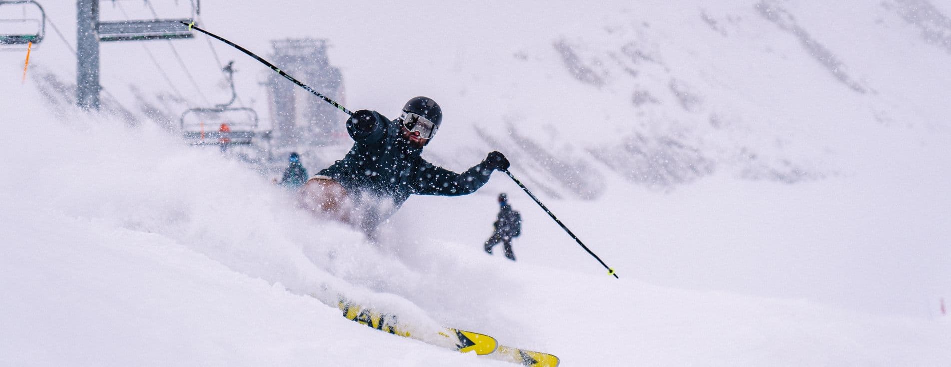 skieur-poudreuse-cauterets