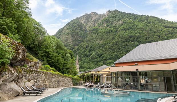 Forfait 1 jour de ski + entrée 2h aux Bains du Rocher Forfait 1 jour de ski + entrée 2h aux Bains du Rocher