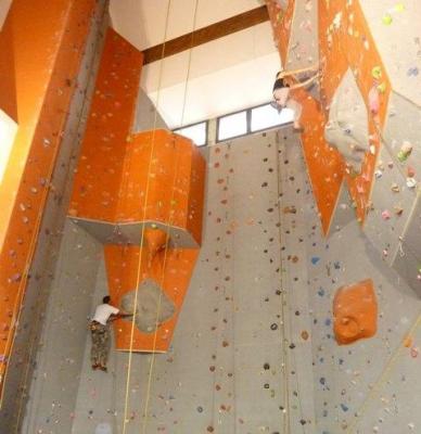 escalade en salle à luz-ardiden n'py