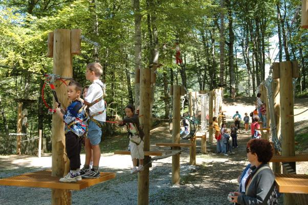 accrobranche en été à gourette n'py accrobranche en été à gourette n'py