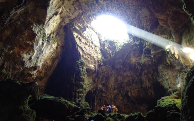 spéléologie en été à gourette n'py spéléologie en été à gourette n'py