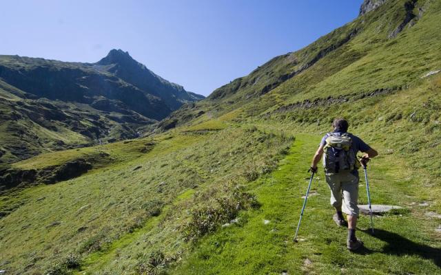 marche nordique en été à gourette n'py